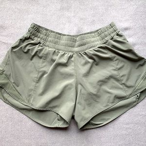 Lululemon Hotty Hot Low Rise Short